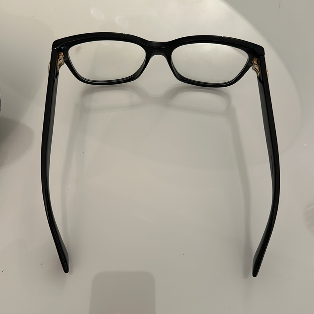 Gucci Glasses - Picture 4 of 8